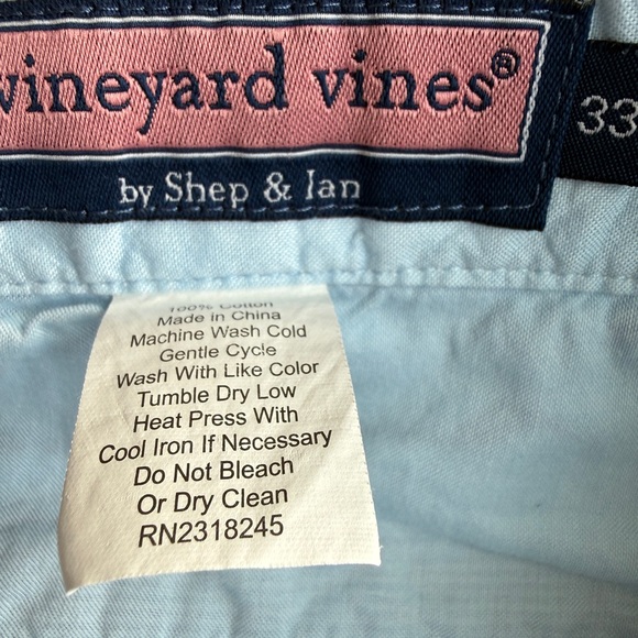Vineyard Vines Blue & White Seersucker Men's Shorts - Picture 2 of 3